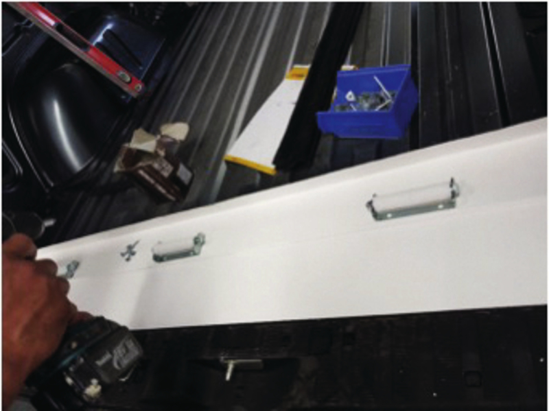 Nástenné svorky pre rámy Euro Slide