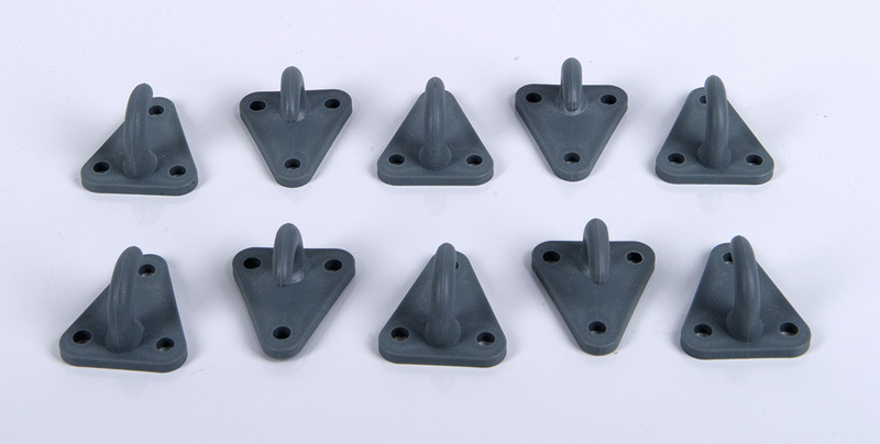 Háčiky na zavesenie, trojuholníkové, 45 x 39 mm, 10 kusov