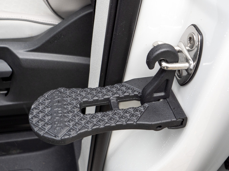 Stupienok na dvere auta so skladacím háčikom pre strešné stany Wallaby 2 &amp; Victoria</p>