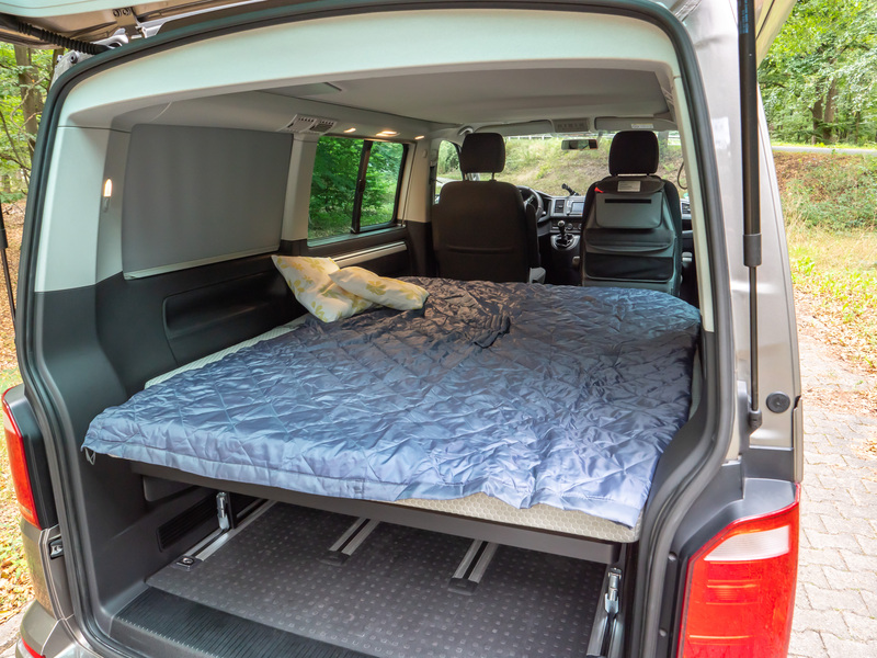 Komfortná posteľ Reimo pre modely VW T6.1 / T6 / T5 Multivan a California Beach