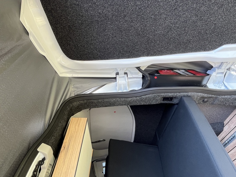 Strešné okno pre VW T5 / T6 / T6.1 s krídlami</p>