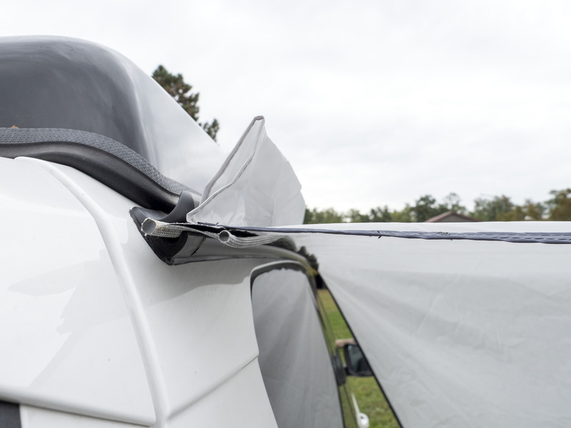 Zastrešenie / pripojenie vozidla pre vzdušný pavilón Linosa 300</p>