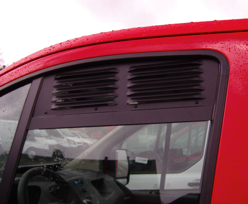 Driver's cab Ventilation grilles: Ventilation for driver's cab doors