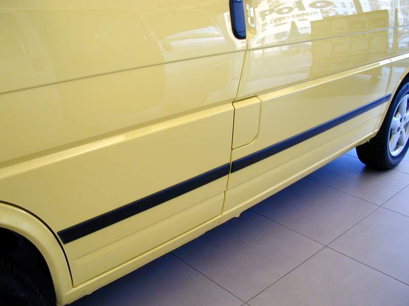 Bočné lišty nárazníka VW T4 od 03/1996 krátky rázvor 6-dielne - čierne</p>