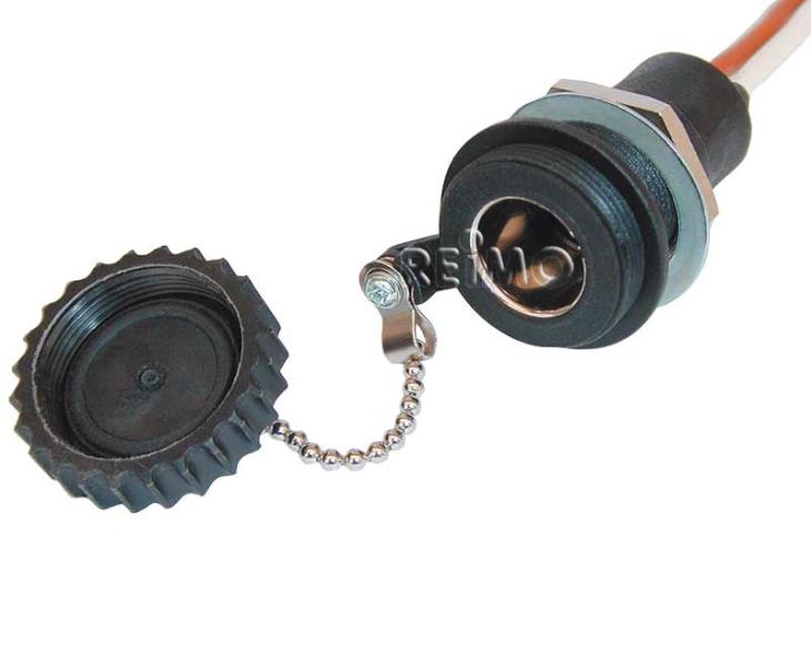 Externá zásuvka 12/24V voľná