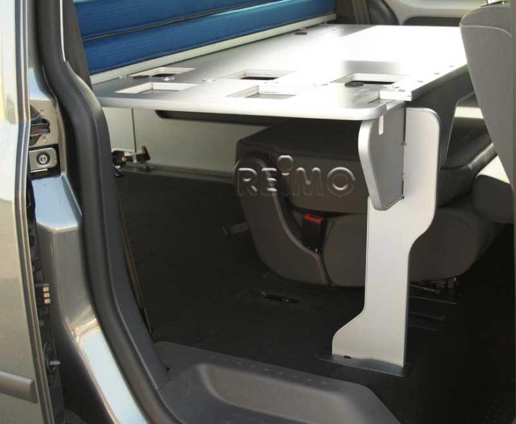 Dodatočne montovateľný systém na spanie do vozidla VW Caddy Maxi, rozmery 200 x 133 cm, vrátane čalúnenia a poťahov