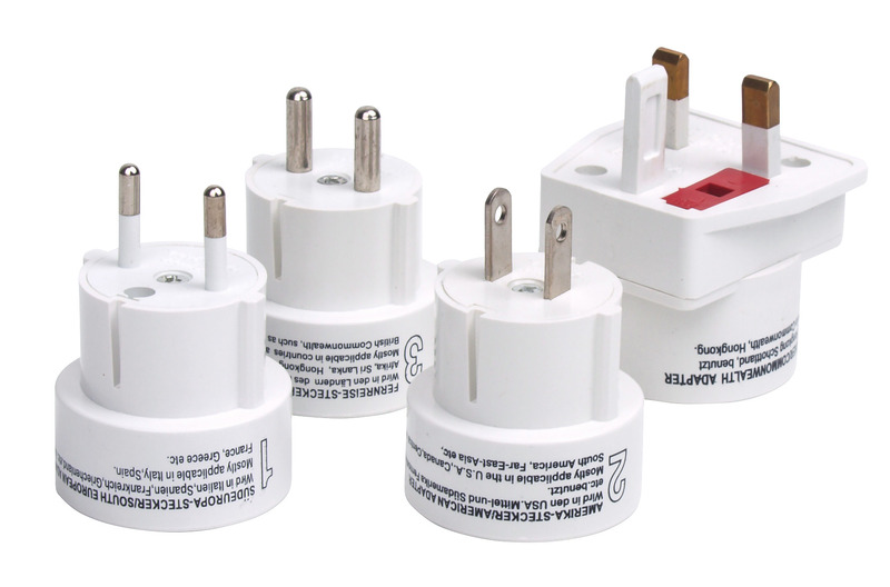 4-dielna cestovná súprava zástrčiek, biela