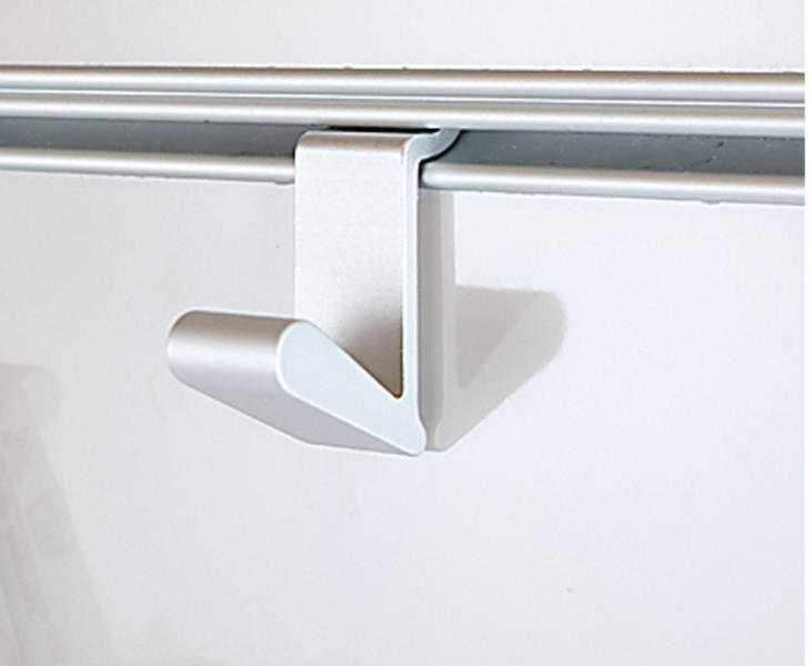 Háčik strieborný 15x24x34mm, hliník