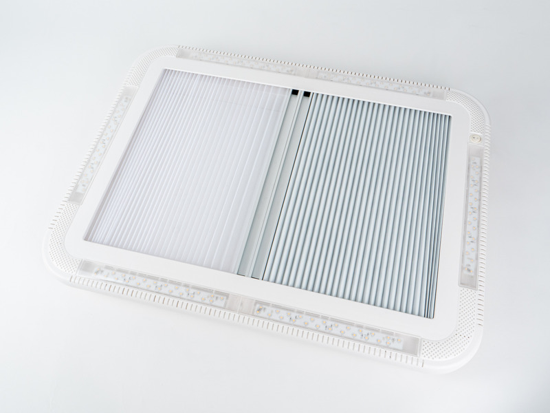 Strešný poklop Carbest s LED diódami 452 × 402 mm – s núteným vetraním