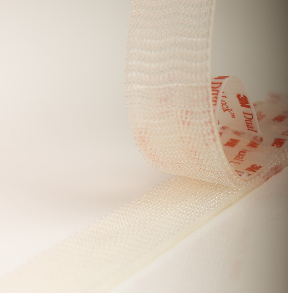 Lepiace pásky pre vnútornú a vonkajšiu stranu