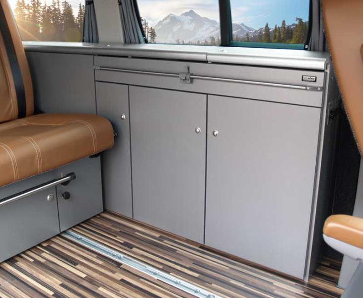 Séria nábytku CityVan, antracitová farba pre VW T6/5 s dlhým rázvorom