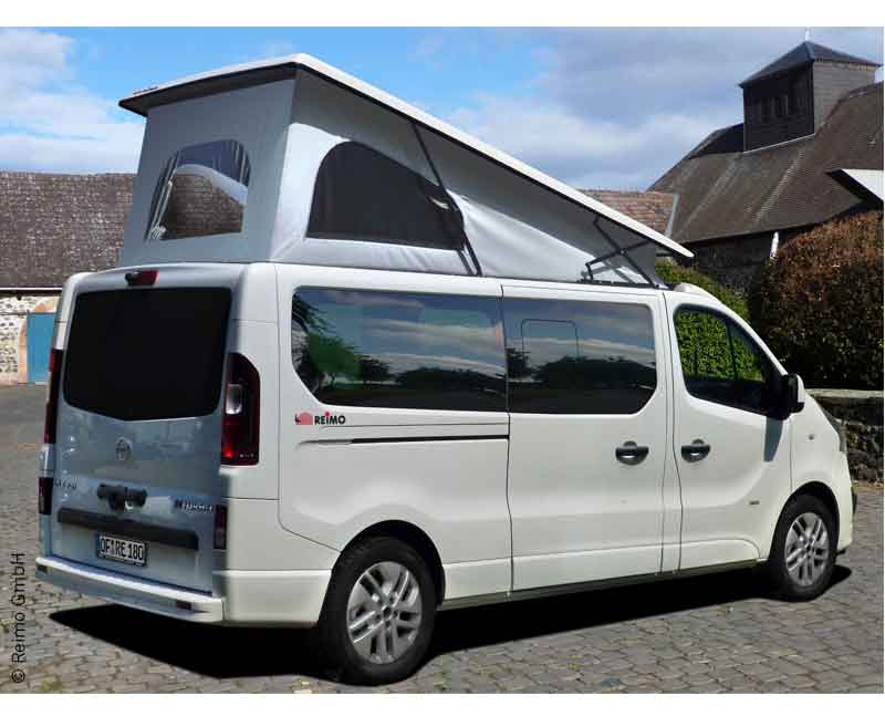 Strešný nosič EasyFit pre Renault Trafic a vozidlá rovnakej konštrukcie – zadná časť zdvihnutá – zapínanie na pás