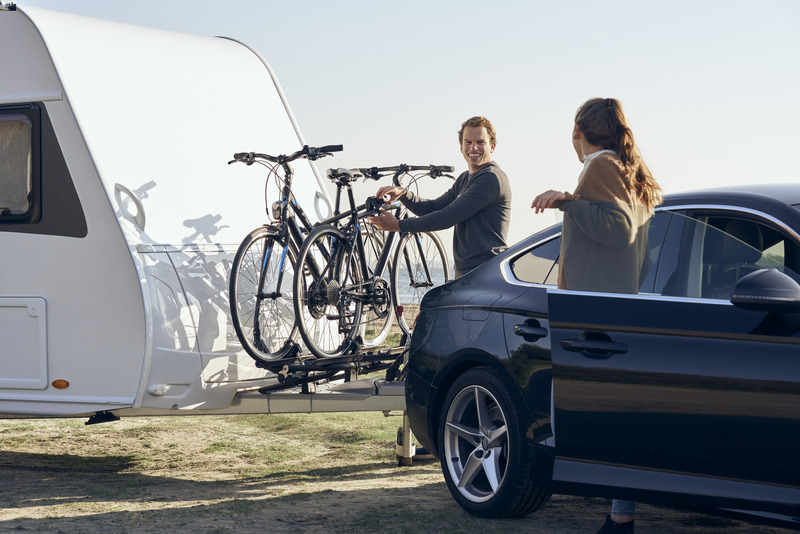 Nosič bicyklov na ťažné zariadenie karavanu Caravan Superb - krátka verzia