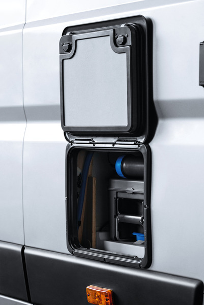 Čierny magnetický gombík pre servisné dvere 3 od spoločnosti Thetford