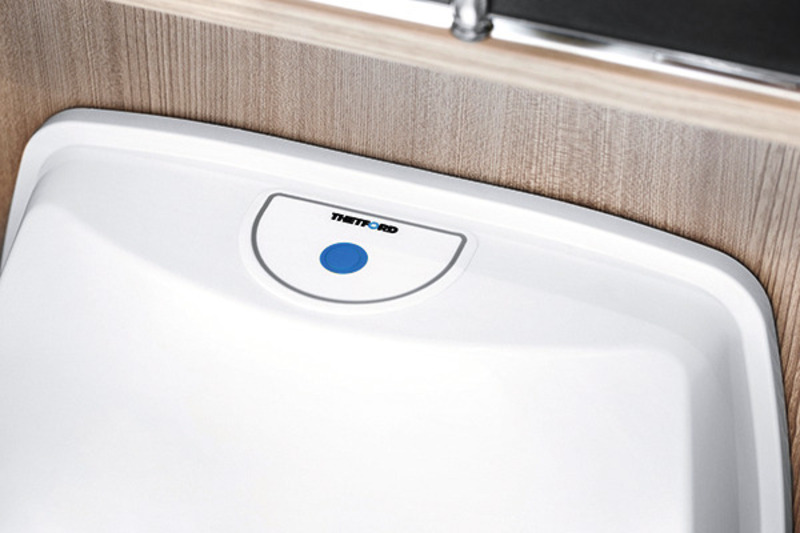 Kazetová toaleta C223-CS – elektrické splachovanie – biela – 18 l