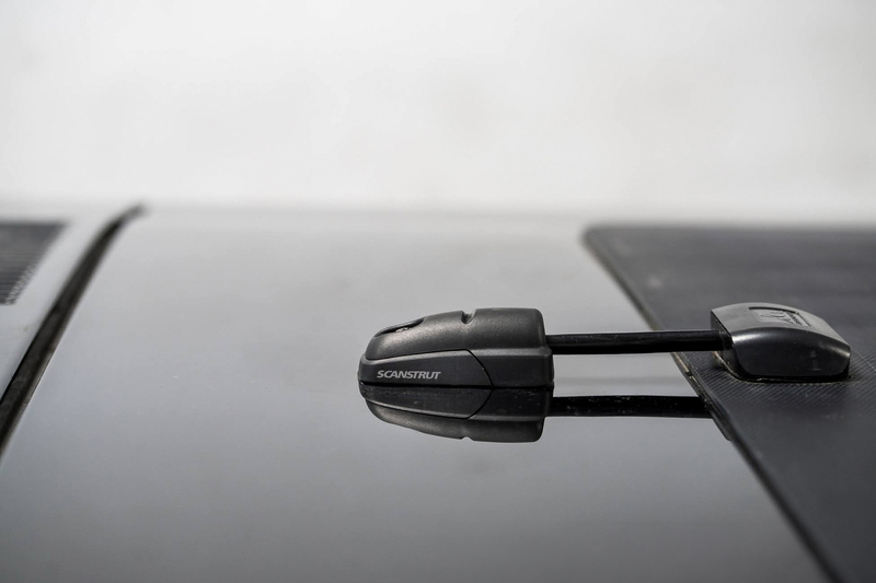 Strešný kanál Scanstrut 6-10 mm - horizontálny - čierny</p>