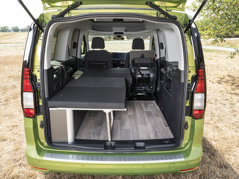 Posteľ so sklopnou lavicou pre VW Caddy LR (od 5/20) / Ford Connect LR (od 2023) – Weekender 2