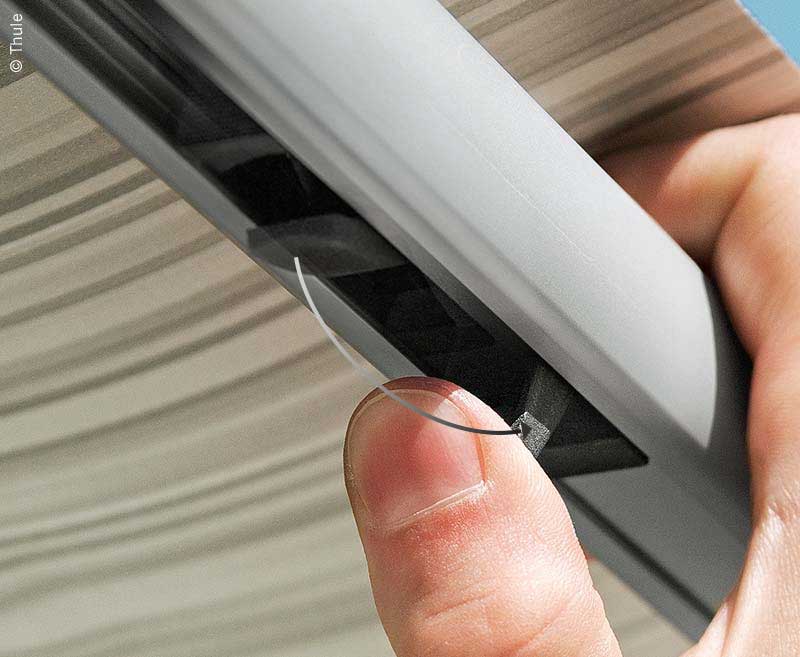 Thule 1200 - Vrecková markíza na potrubnú lištu - 325 cm, zafírovo modrá