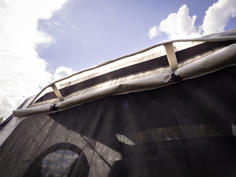 <span style="color: rgb(0, 0, 0);">Zadný stan Trapeze Premium pre Renault Trafic a podobné modely</span></p>