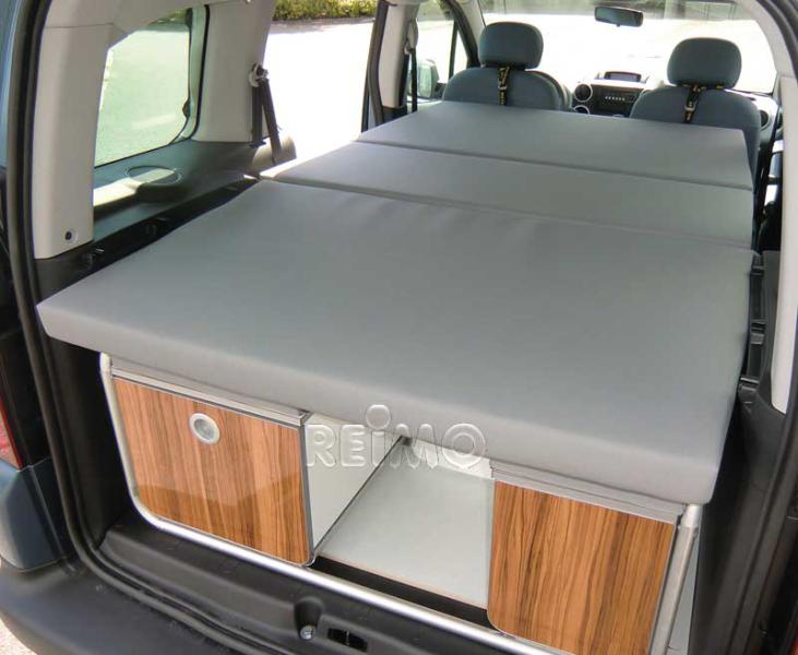 VW Caddy KR Active – posteľ s čalúnením a poťahmi