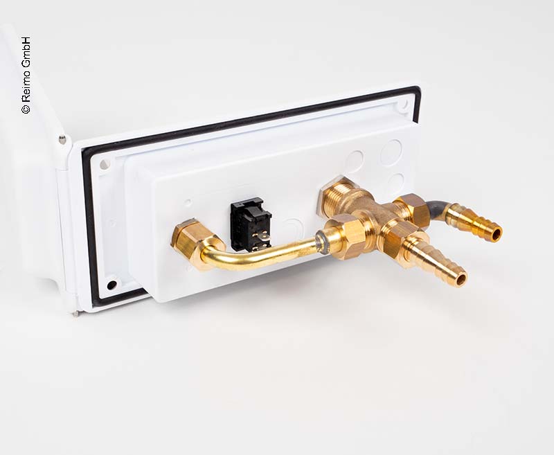 Zásuvka na vodu s predmiešavačom a bielou sprchou - bez zámku</p>