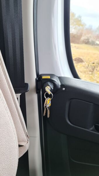 Balík bezpečnostných prvkov pre dodávky Fiat Ducato a modely rovnakej konštrukcie od roku výroby 09/2021 – čierny
