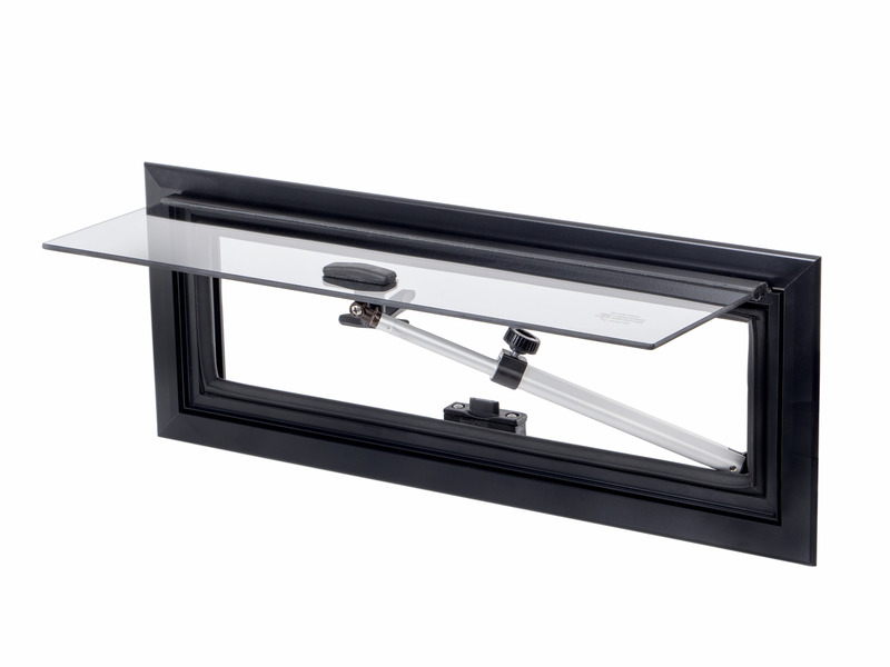 Hliníkové výklopné okno s vysokou strechou 460 x 160 mm – rám strieborný