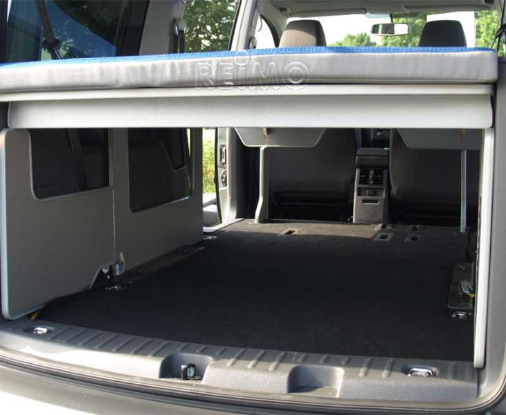 Dodatočne montovateľný systém na spanie do vozidla VW Caddy Maxi, rozmery 200 x 133 cm, vrátane čalúnenia a poťahov