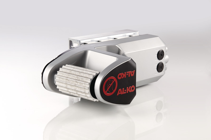 Pomôcka na manévrovanie s karavanom Mammut dole uprostred/hore. Pre tandemový štandard