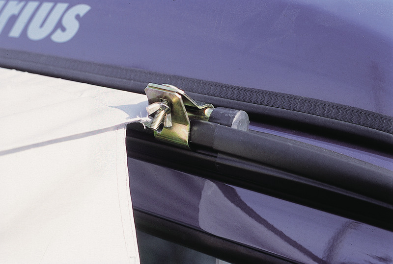 Odkvapový profil Multi Rail VW T4 s dlhým rázvorom - čierny - 3040 mm</p>