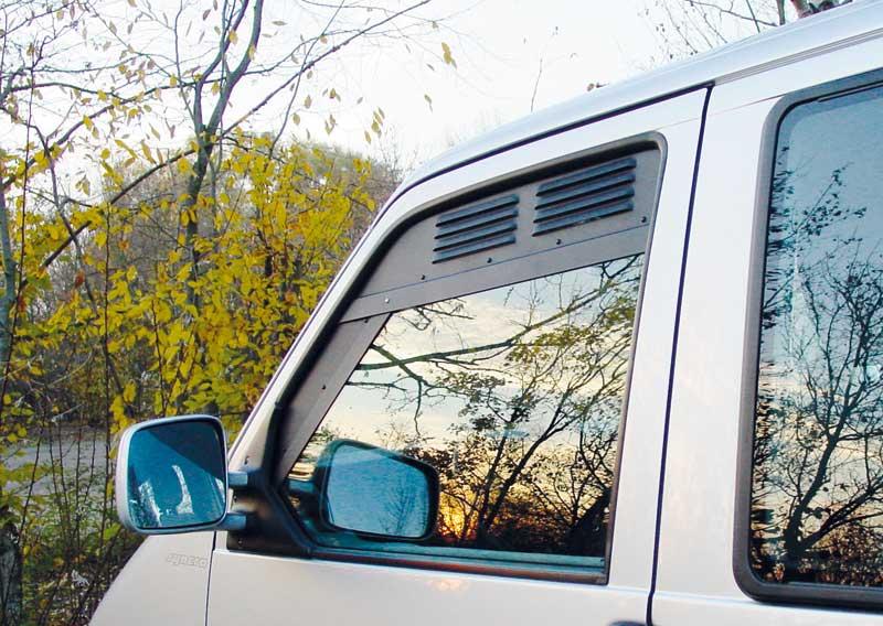Ventilačná mriežka T2/3 pre dvere kabíny vodiča (VW T2/3, rok výroby 80–89)