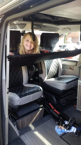 Jednolôžko Cabbunk v kabíne vodiča – VW Transporter