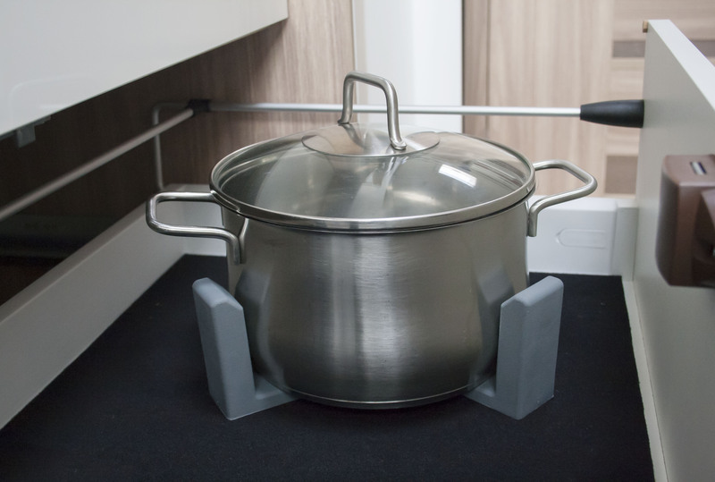 Purvario držiak na taniere / hrnce pre hrnce, taniere, misky</p>