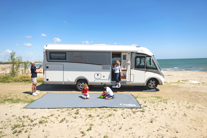 Terasa Mat 540 5,4 × 2,5 m, sivá