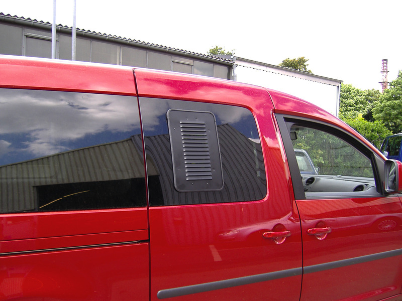 Ventilačná mriežka Airvent (vpravo) pre VW Caddy od modelového roka 2004, všetky modely