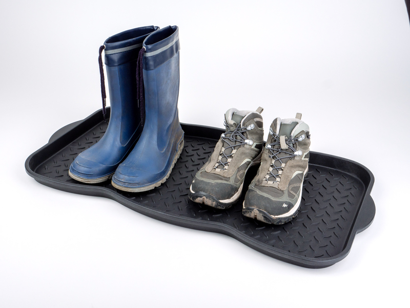 Odkvapkávacia miska na obuv 74x37