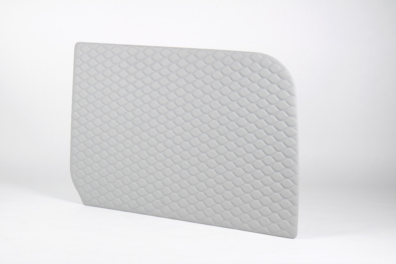 Prešívané obloženie interiéru pre autobus VW T5/T6 bez okna - zadné pravé so suchým zipsom</p>