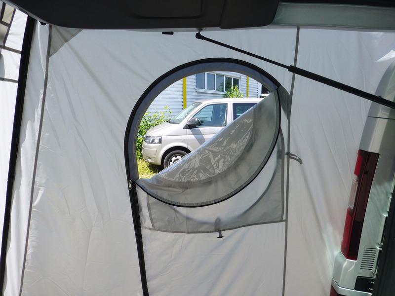Postroj zadnej markízy pre Toyotu Hiace</p>