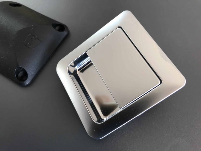 Zámok 55 x 59 mm pre kľučky dverí 12 - 18 mm - matný chróm</p>