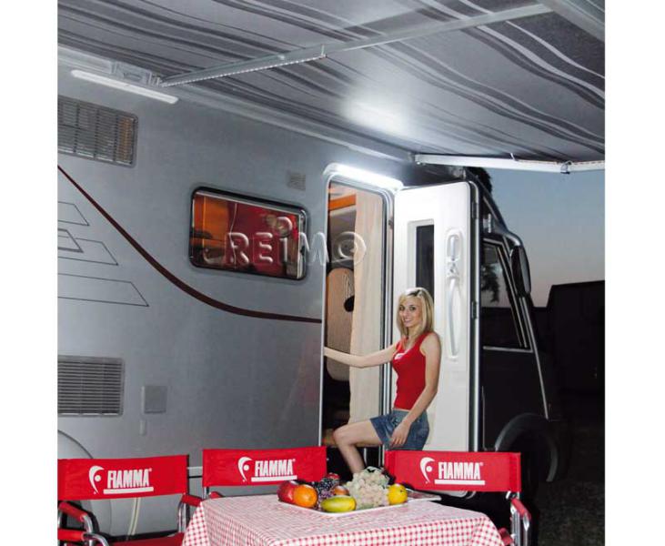 Vonkajšie LED svetlo 12V cez vstupnú zásuvku