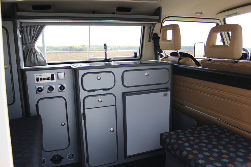 VW T3 kuchynská časť (široká) Florida ako stavebnica – laminát Granitto