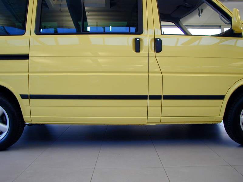Bočné lišty nárazníka VW T4 od 03/1996 krátky rázvor 6-dielne - čierne</p>