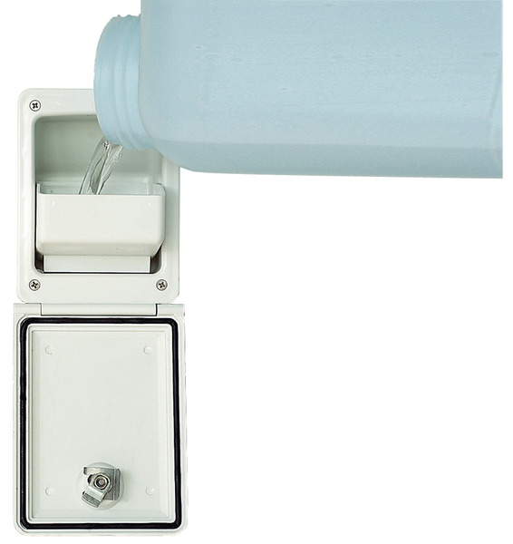 Klapka na plnenie vodou s integrovaným lievikom