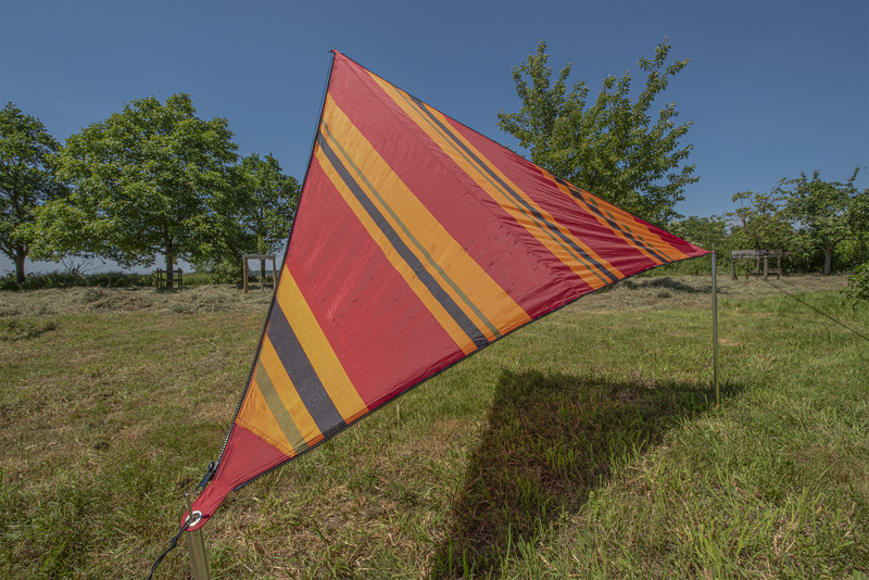 Ohýbaná spojiteľná markíza "Zip-Canvas" Orient Design - Červený pruhovaný</p>