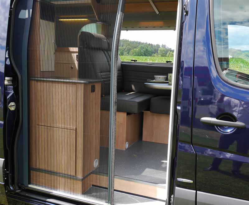 Mušľová clona 1960x1360 mm - MB Sprinter od 2006 vysoká verzia</p>