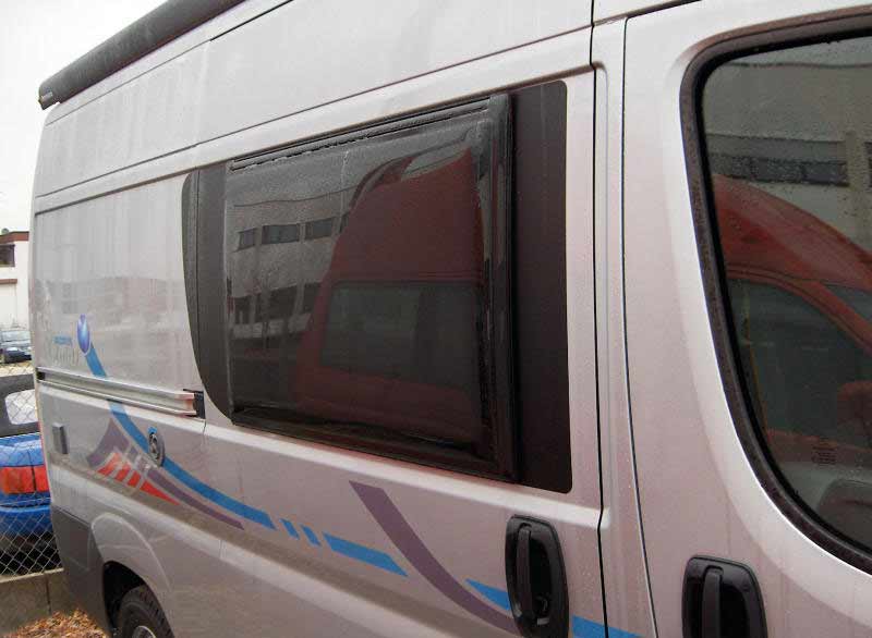 Externally fitted hinged window for Ducato 2007 1051 x 638 mm