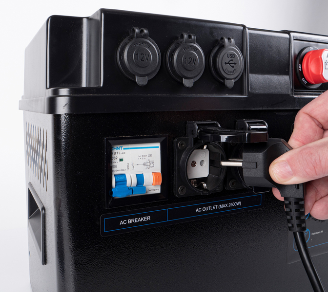 Carbest LiFePO4 Lithium LithPowerUnit 120, 120Ah</p>