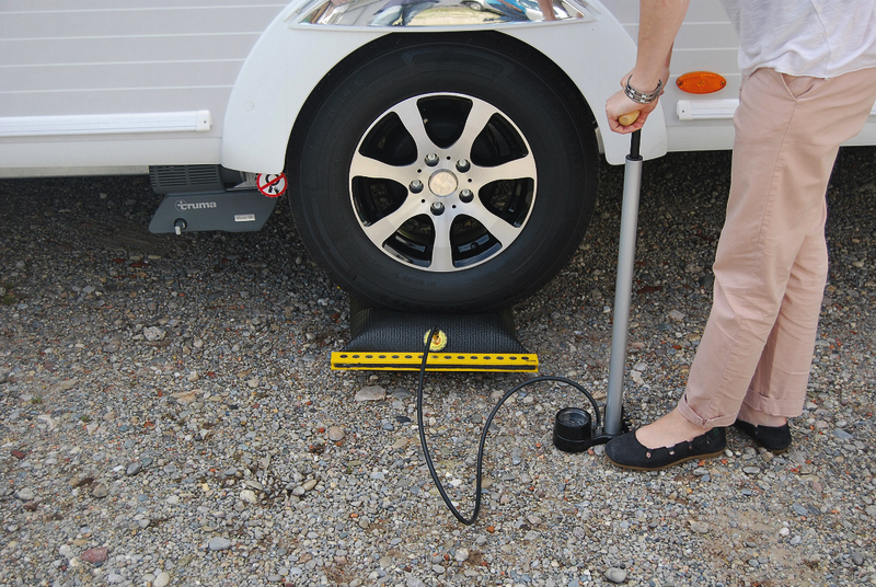 Vyrovnávací vankúš Air-Lift pre obytný automobil</p>