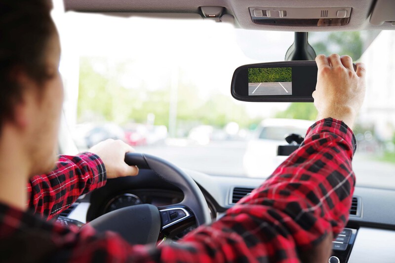 Spätné zrkadlo s integrovaným 4,3" monitorom</p>