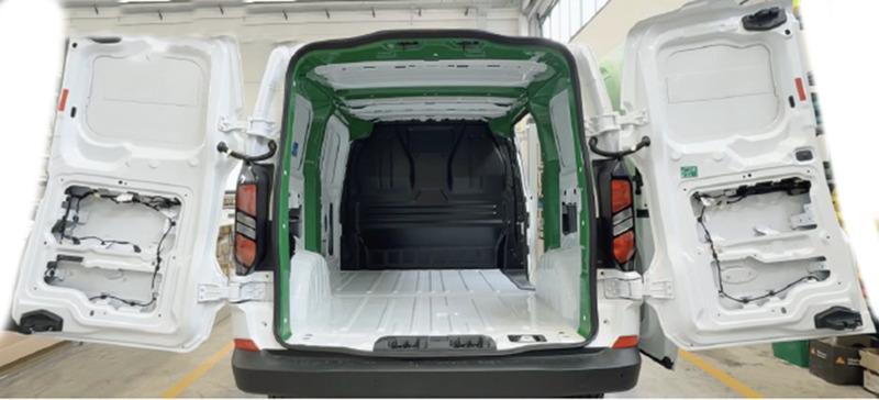 Káblový kanál pre Ford Transit Custom / Tourneo Custom >10/2023 a Volkswagen New Transporter >03/2025 – L1 H1